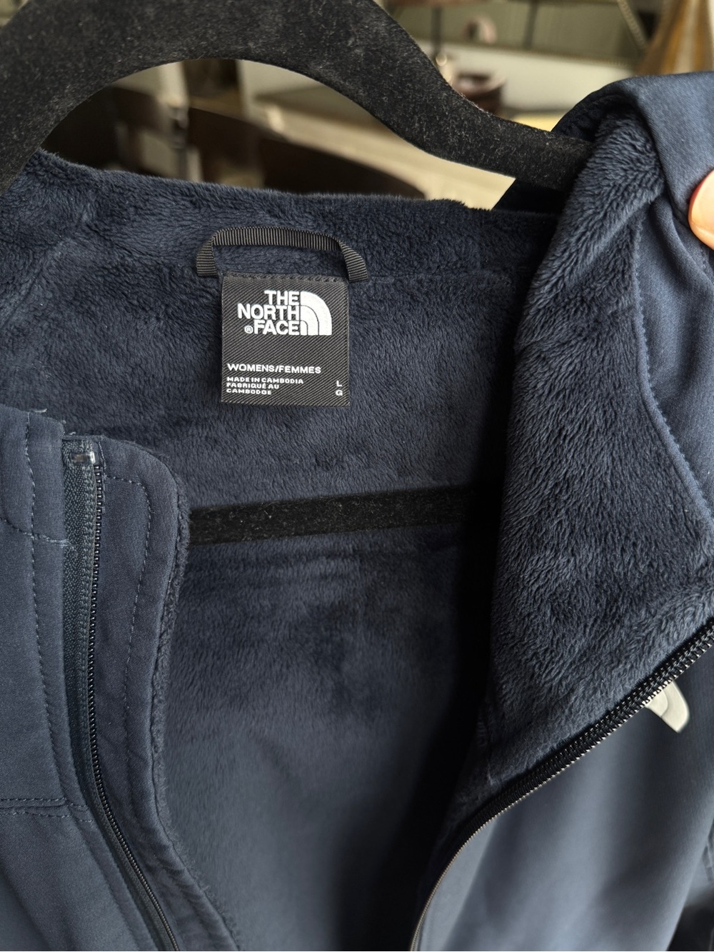 The North Face Women's Navy Fleece-Lined Softshell Jacket - Picture 3 of 3